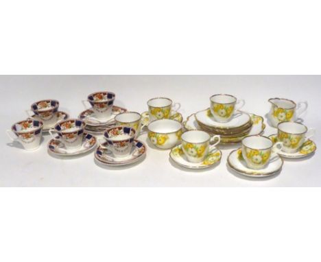 ROYAL ALBERT CHINA 'PETUNIA' FLORAL DECORATED TEA SERVICE FOR SIX PERSONS, 22 PIECES AND AN EARLY TWENTIETH CENTURY PART TEA 