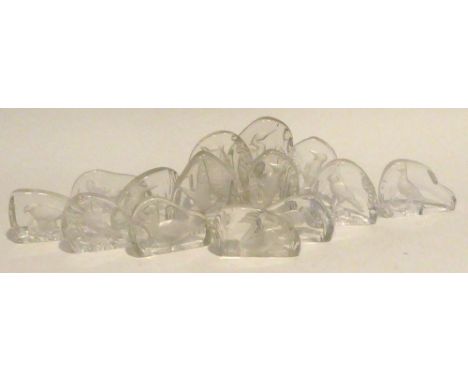 COLLECTION OF FOURTEEN WEDGWOOD CRYSTAL INTAGLIO BIRD AND ANIMAL ORNAMENTS 