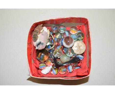 Small quantity of marbles