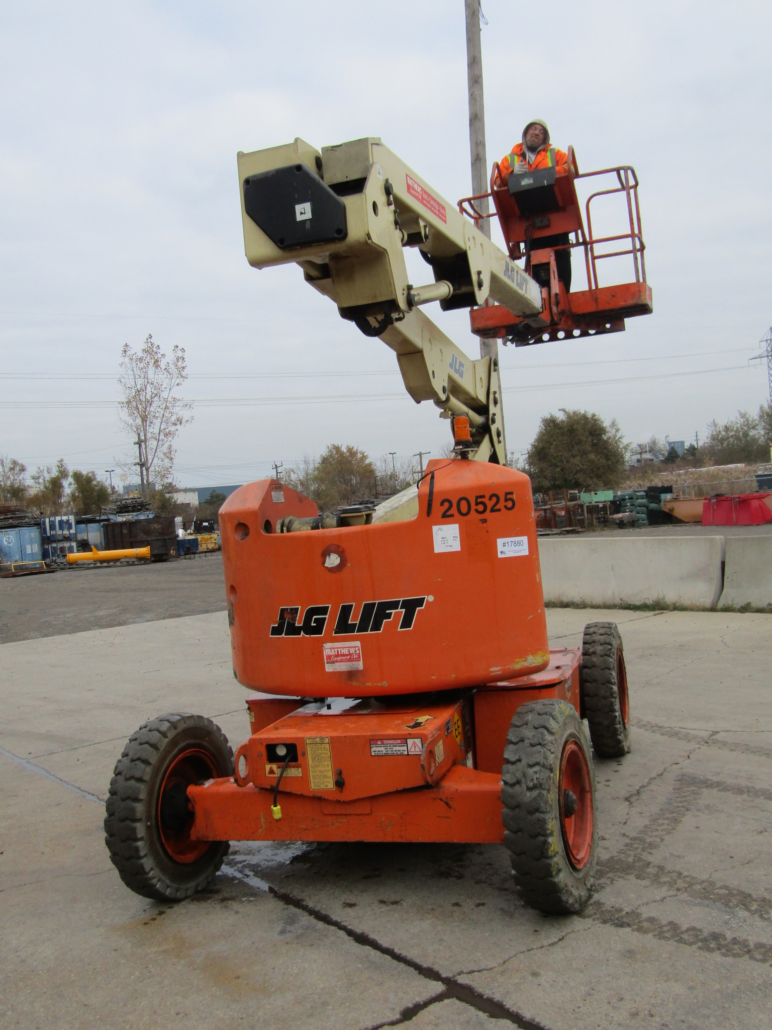 JLG 45 Electric Boom Lift Manlift with 45' platform height & 500lbs