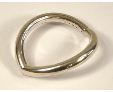 GEORG JENSEN.
A Georg Jensen silver bangle, No. 372, possibly Nanna Ditzel. Fully hallmarked with post 1945 Jensen mark & Lon