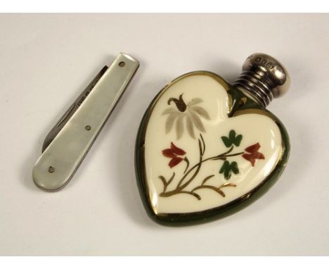 SCENT BOTTLE ETC.
A Victorian silver & ceramic scent bottle & a silver fruit knife, Birmingham 1916.