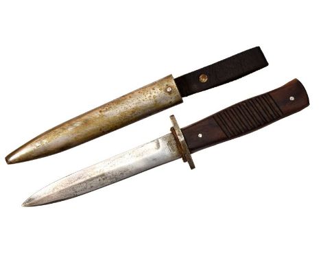 First World War German trench dagger by Gottlieb, with a 17cm length spear pointed blade, and slab sided wooden grips and sim