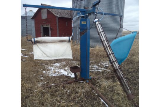 Lewis Cattle Oiler W Mineral Feeder