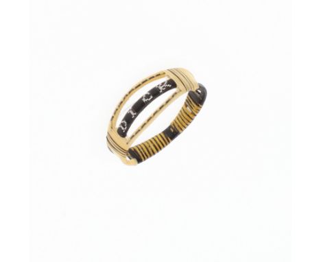 with black and white straw decoration. Size K. *CR With some wear.