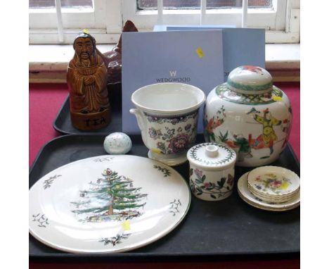 8 Wedgwood boxed plates, Winton vase, Spode Christmas cake stand, oriental ginger jar etc. Condition report: see terms and co