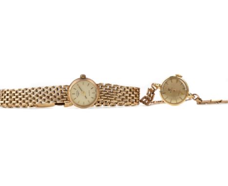LADY'S CYMA NINE CARAT GOLD MANUAL WIND WRIST WATCH, the round champagne dial with applied baton hour markers, 17mm case, on 