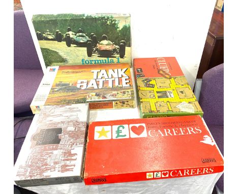 Selection of vintage board games to include cluedo, tank battle etc 