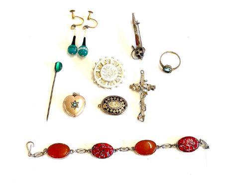 Selection of antique jewellery to include art deco earrings, seed pearl heart locket, Scottish silver sword, brooch etc 