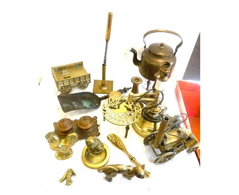 Selection of vintage brassware to include kettle with stand, lamp, ornaments etc 