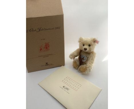 Steiff 21cm Club Bear 420306 light blonde 2002 with certificate and box as sold. (1)