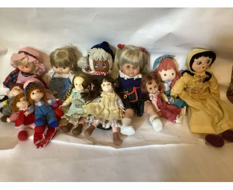 Vintage good collection of 1980s Knickerbocker and vinyl Zapf Creation German dolls in original outfits and others-large coll