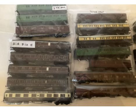 Model Railway Interest; Vintage large selection of carriages for model railway -largely OO scale and from &nbsp;makers Triang