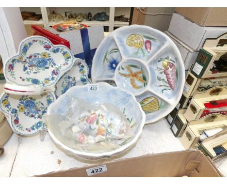 4 items of Mason's including South Seas design (1 item for restoration)