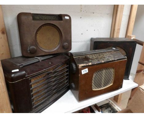 4 vintage radios and amplifier including bakelite, a/f