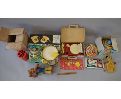 Mixed lot including Marx and Triang tinplate and other toys.