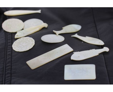 11 pieces of mother of pearl pieces: 5 fish and other flower patterned pieces 