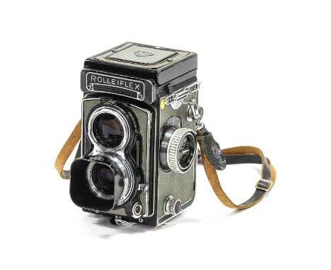 Rolleiflex Model T Camera Grey  no.T2133980, with Carl Zeiss Tessar f3.5 75m lens