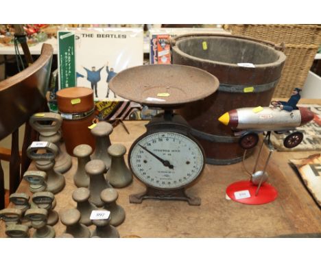 A vintage household scale No. 46