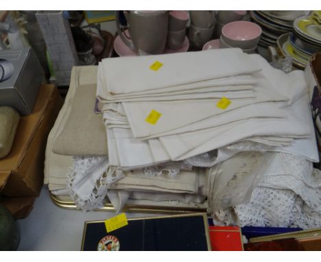 A parcel of vintage table linen