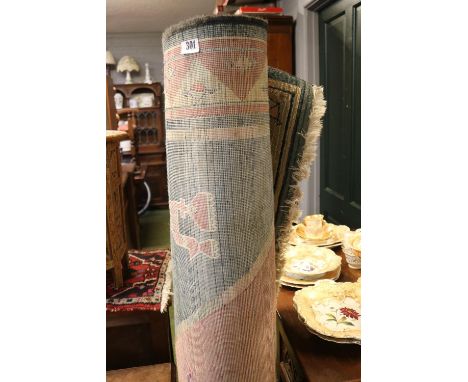 Modern Machine weave Carpet with tassel ends