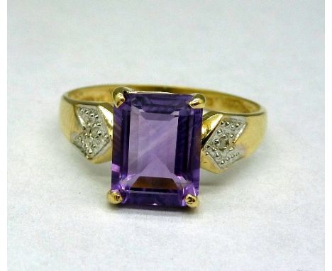 A 9ct gold, amethyst and diamond ring, weight 1.5g, size N