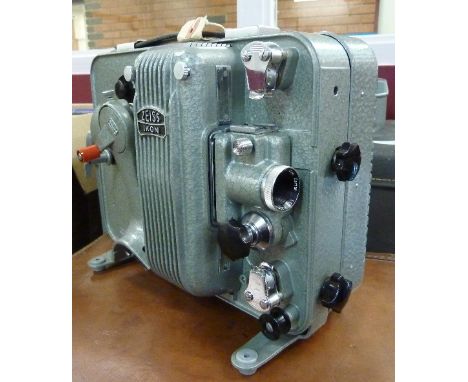 A Zeiss Ikon Movilux 8B projector in leather case