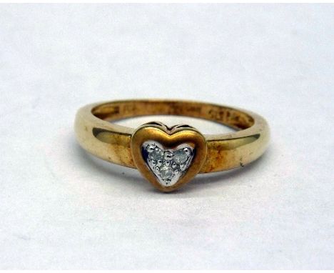 A heart shaped 9ct gold and diamond ring, 1.9g, size L