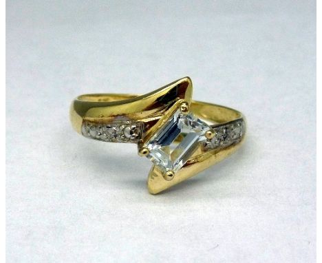 A 9ct gold, aquamarine and diamond ring, weight 1.2g, size O