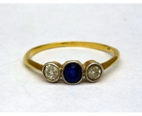 An 18ct gold, sapphire and diamond ring, weight 2.5g, size Y