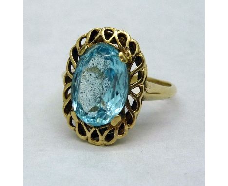 A 9ct gold and topaz ring, 3.8g, size N