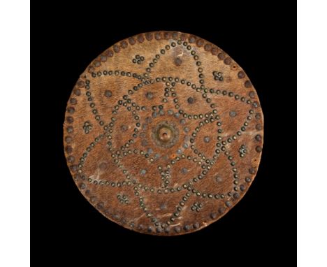 Rare Scottish shield from the late 18th - early 19th century. Wooden base, front side has a leather layer with bristles. Ther