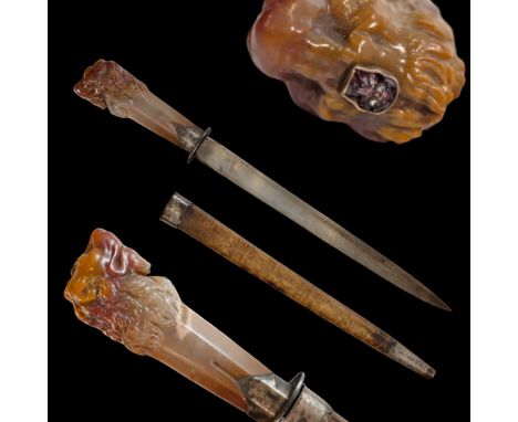 Very rare hunting knife with a carved agate handle in the form of a lion's head, Russian Empire, 1820 - 1830. Steel, straight