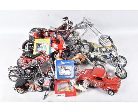 A QUANTITY OF MAINLY UNBOXED AND ASSORTED FUNLINE WEST COAST CHOPPERS AND OTHER MOTORCYCLE MODELS, assorted types and scales,