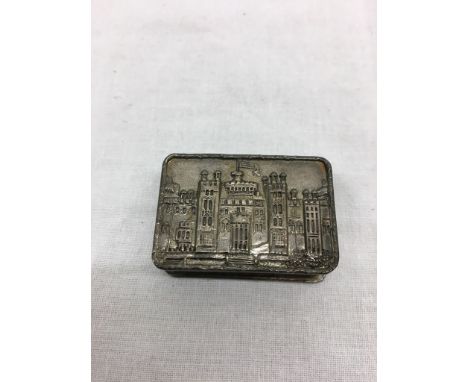 A HM silver snuff box depicting a castle after Nathaniel Mills, c1980s