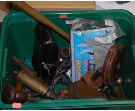 Mixed lot of hand tools to include; early 20th century brass mounted marking gauge, Victorian brace etc 