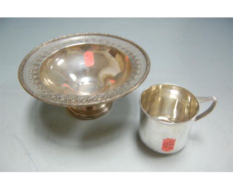 An early 20th century sterling silver tazza together with a small modern silver mug  (2)