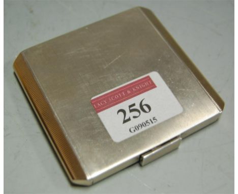 An Aspreys ladies engine turned silver and silver gilt powder compact Condition Report / Extra Information Approx. 1cm piece 