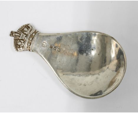 Arts &amp; Crafts silver caddy spoon, Edward Barnard &amp; Sons Ltd, London 1936. 7.5cm long 