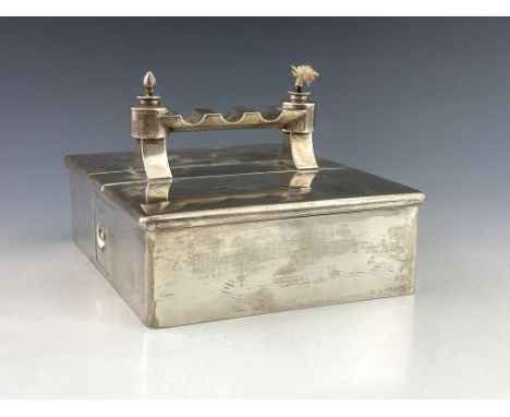 An Edwardian silver cigar humidor, Percy Whitehouse, London 1904, carrying handle incorporating cigar rest, lighter wick and 