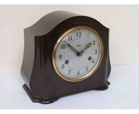 A Smith's Enfield Bakelite mantel clock, 18cm high