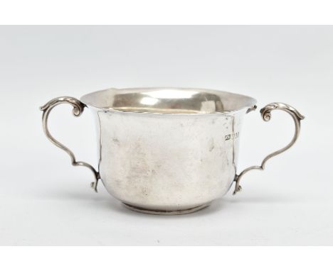 A GEORGE V SILVER TWIN HANDLED PORRIDGE BOWL, S scroll handles, makers Mappin &amp; Webb, London 1922, 4.76ozt, 147.8 grams (