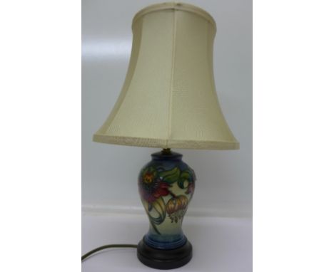 A Moorcroft table lamp base with shade, 20cm