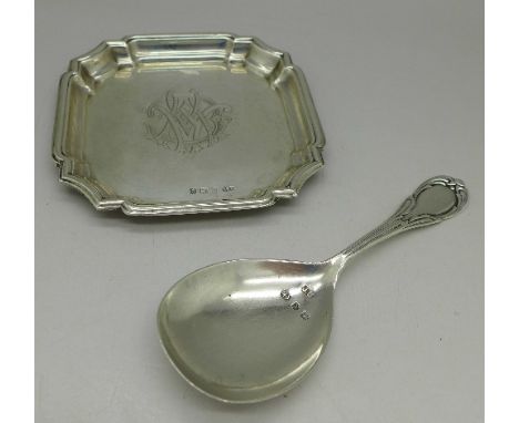 A Victorian silver caddy spoon, Birmingham 1897, and a silver tray, Birmingham 1965, 55g