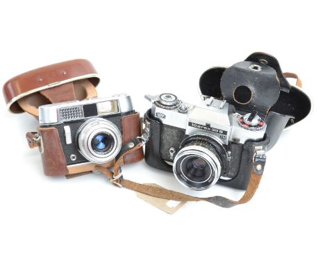 A Zeiss Ikon Icarex 35S TM no. T66680 with Tessar 2.8/50mm lens no. 7343751 in ever ready case  together with a Voigtlander R