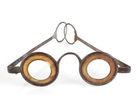 An extremely rare pair of 'Martin's Margin' spectacles, made by Benjamin Martin circa 1750.
Steel made with horn inserts or '