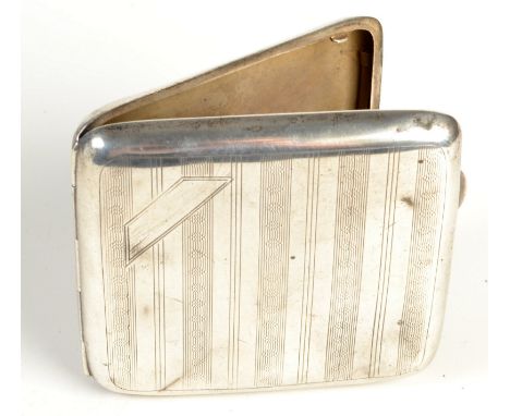 A George V engine turned silver cigarette case, 3.3oz.