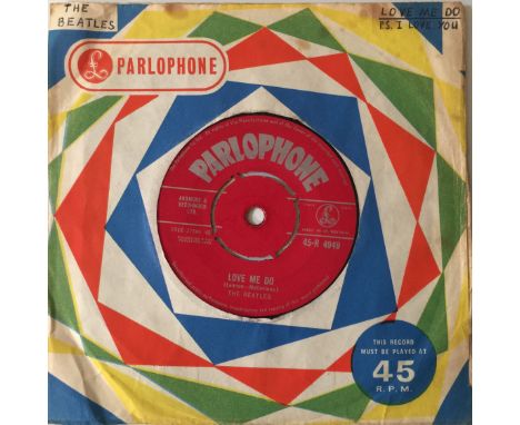 THE BEATLES - LOVE ME DO 7" (ORIGINAL UK PRESSING - PARLOPHONE 45-R 4949). Lovely clean example original UK copy of the famou