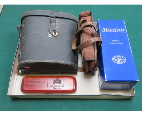 SMALL SUNDRY LOT INCLUDING BINOCULARS RAJAR NUMBER SIX CAMERA, PEN SET AND GLASSWARE