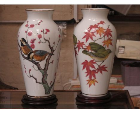 PAIR OF FRANKLIN PORCELAIN 'RYU' CERAMIC VASES ON STANDS, APPROXIMATELY 30cm HIGH 
